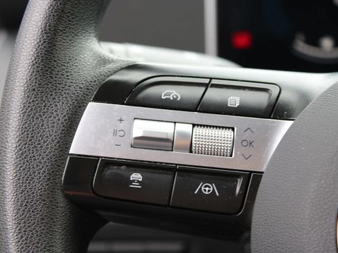 Used 2025 Hyundai Tucson SEL FWD image 12