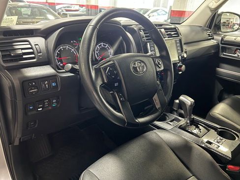 Used 2020 Toyota 4Runner TRD Off-Road Premium w/ Moonroof Package AWD/4WD image 18
