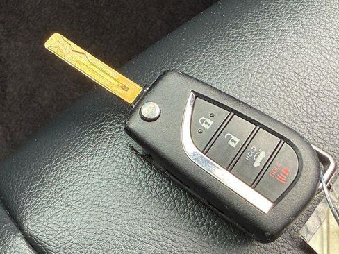 Certified 2024 Toyota Camry SE image 23