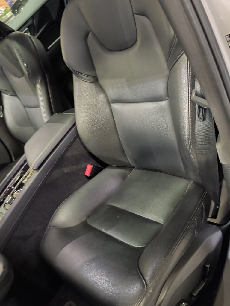 Used 2025 Volvo S60 B5 Core AWD/4WD image 6