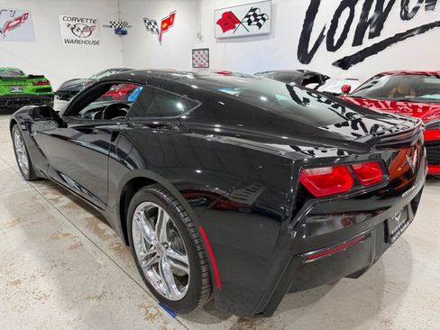 Used 2017 Chevrolet Corvette Stingray Coupe w/ 1LT RWD image 3