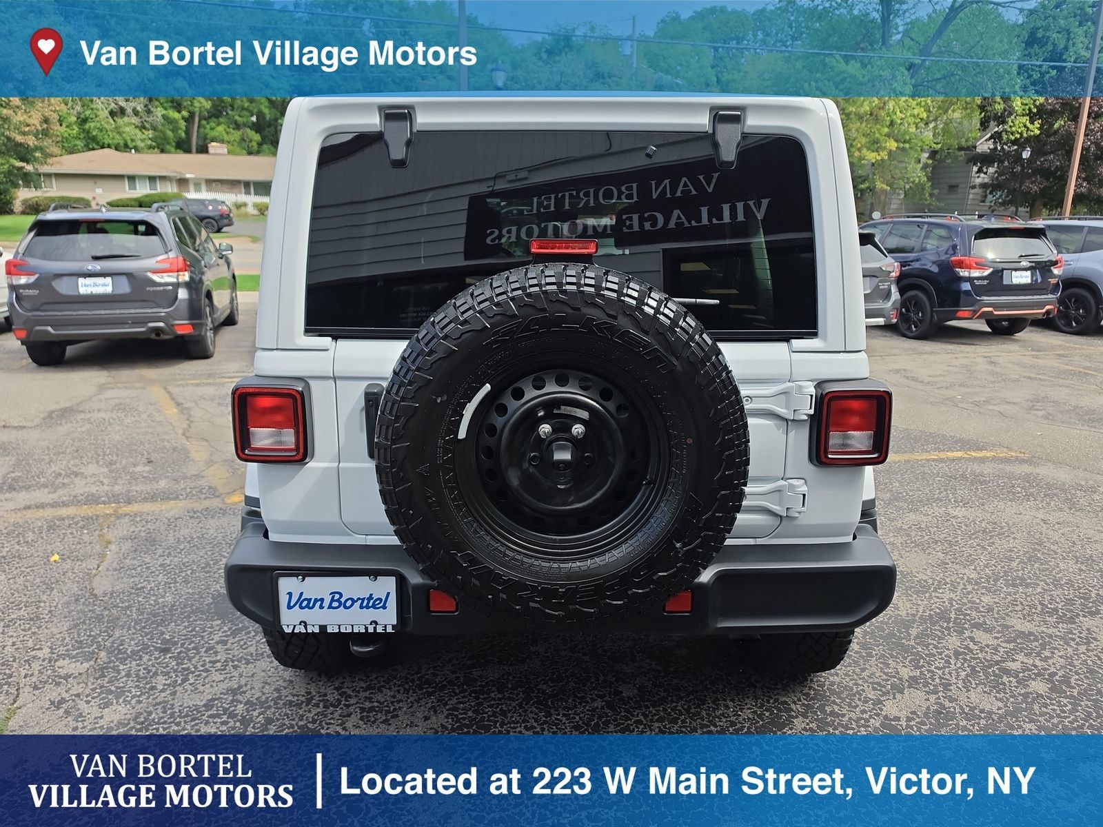 Used 2021 Jeep Wrangler Unlimited Sahara w/ Uconnect 4C Nav & Sound Group AWD/4WD image 6