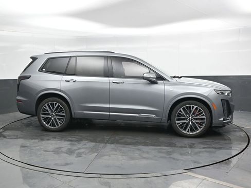 Used 2023 Cadillac XT6 Sport image 4