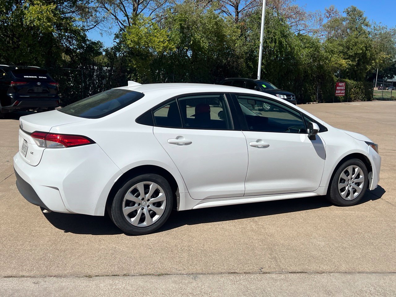 Used 2024 Toyota Corolla LE FWD image 2