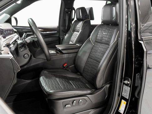 Used 2024 Cadillac Escalade ESV Sport Platinum w/ LPO, ONYX Package image 10