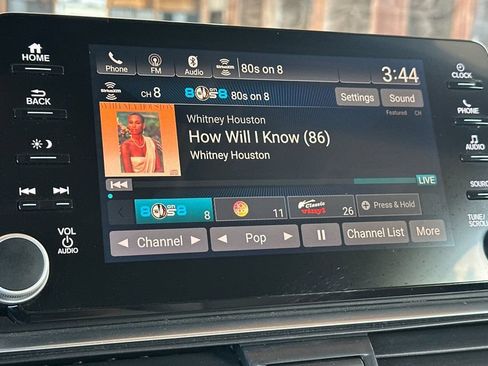 Used 2018 Honda Accord EX image 18