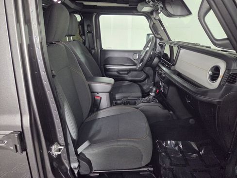 Certified 2025 Jeep Wrangler Sahara w/ Safety Group image 32