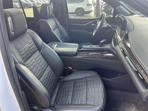 Used 2024 Cadillac Escalade Sport Platinum AWD/4WD image 30