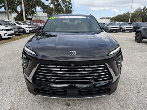 Used 2025 Buick Enclave Preferred w/ Power Package image 8