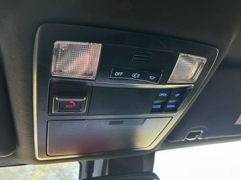 Used 2020 Toyota Tacoma Limited AWD/4WD image 31