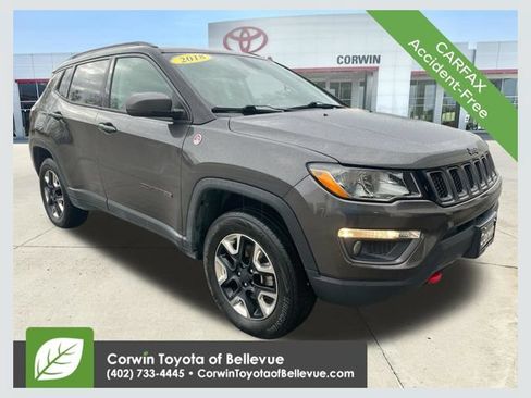 Used 2018 Jeep Compass Trailhawk w/ Leather Interior Group AWD/4WD image 1