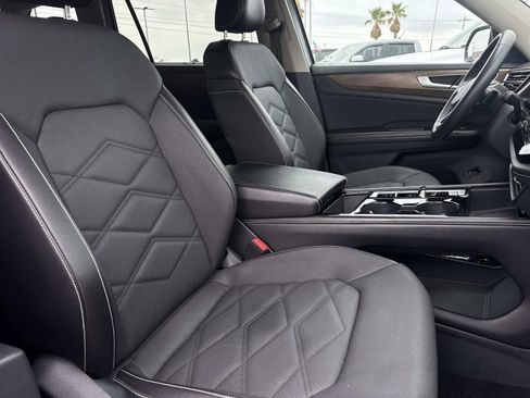 Used 2024 Volkswagen Atlas SE FWD image 12