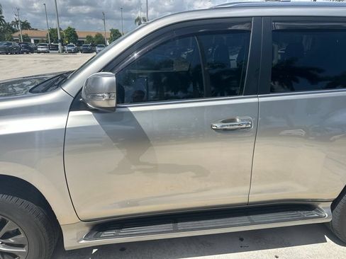 Used 2022 Lexus GX 460 Premium w/ Premium Package AWD/4WD image 5