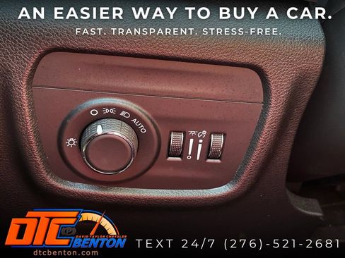Used 2025 Jeep Grand Cherokee Altitude AWD/4WD image 13