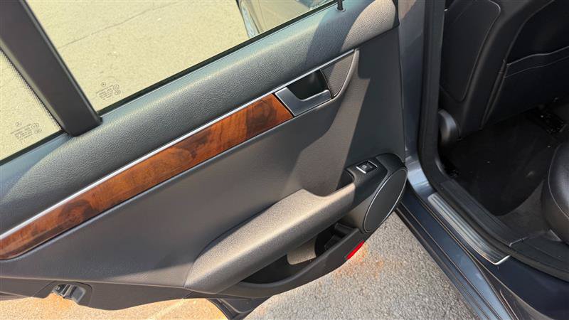 Used 2013 Mercedes-Benz C 300 Luxury 4MATIC Sedan image 23