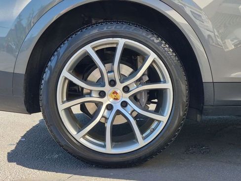 Used 2019 Porsche Cayenne AWD/4WD image 28