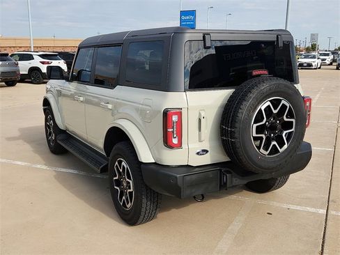 Used 2025 Ford Bronco Outer Banks image 3