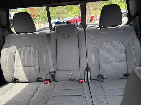 Used 2022 RAM 1500 Big Horn AWD/4WD image 12