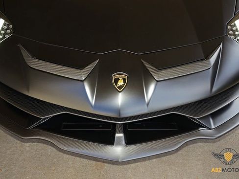 Used 2021 Lamborghini Aventador SVJ image 28