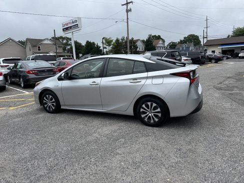 Used 2019 Toyota Prius LE image 24