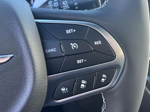 New 2026 Chrysler Pacifica Select FWD image 30