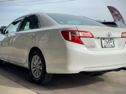 Used 2014 Toyota Camry LE FWD image 4