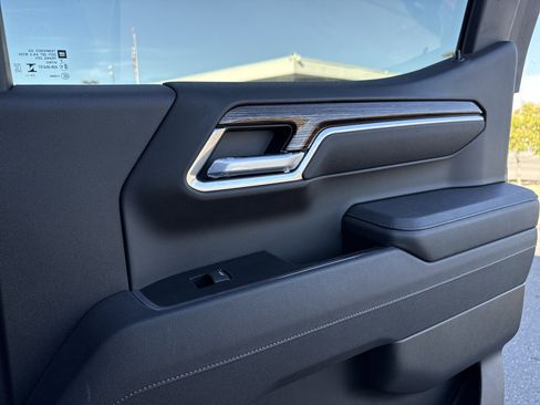 Used 2025 GMC Sierra 1500 Elevation image 49