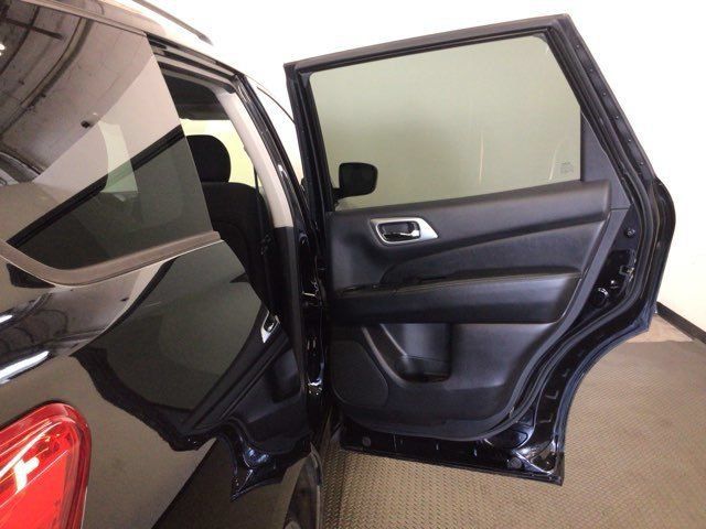 Used 2020 Nissan Pathfinder S AWD/4WD image 8