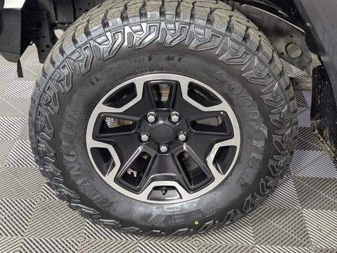 Used 2020 Jeep Gladiator Sport w/ Quick Order Package 24S AWD/4WD image 8
