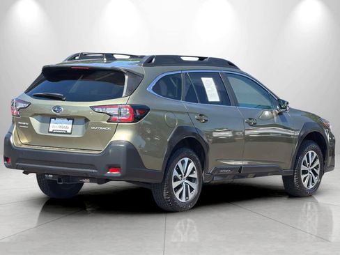 Used 2023 Subaru Outback Premium AWD/4WD image 2