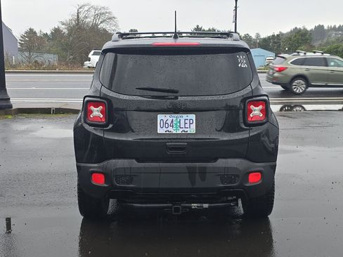 Used 2018 Jeep Renegade Altitude image 5