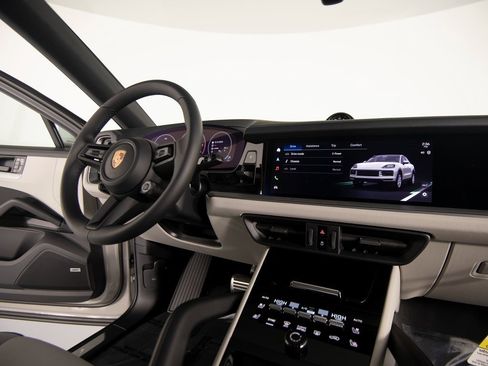 New 2026 Porsche Cayenne S image 27