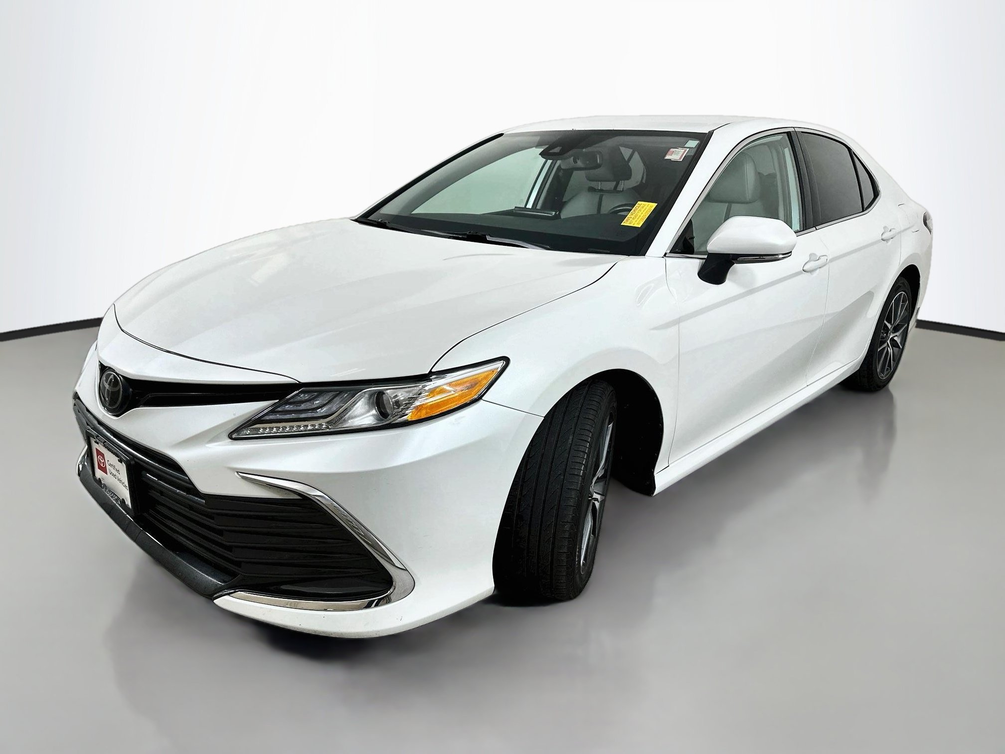 Used 2023 Toyota Camry XLE w/ Cold Weather Package AWD/4WD image 3