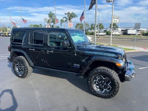 Used 2023 Jeep Wrangler Unlimited Rubicon 4xe w/ Cold Weather Group AWD/4WD image 7