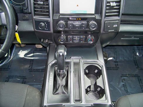Used 2019 Ford F150 XLT w/ Equipment Group 302A Luxury AWD/4WD image 38