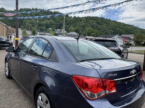 Used 2014 Chevrolet Cruze LS FWD image 3