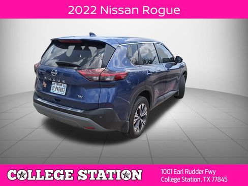Used 2022 Nissan Rogue SV FWD image 2