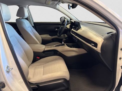 Used 2023 Honda HR-V LX image 16