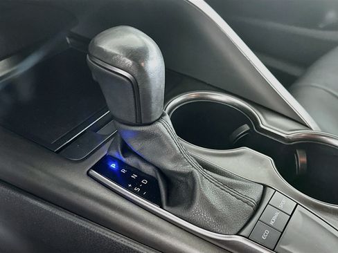 Used 2024 Toyota Camry SE FWD image 24