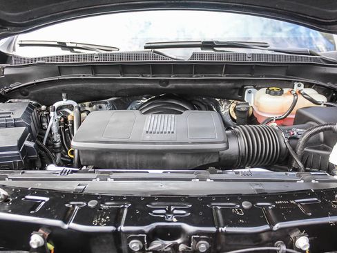 Used 2025 Chevrolet Suburban RST w/ Comfort Package RWD image 29