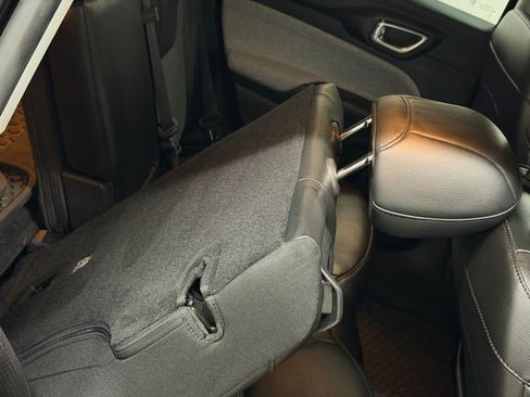 Used 2022 Jeep Compass Latitude w/ Convenience Group image 21