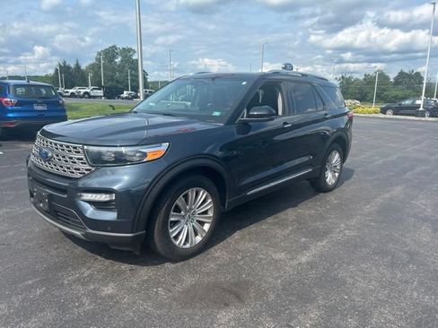 Used 2024 Ford Explorer Limited w/ Limited Technology Package AWD/4WD image 3