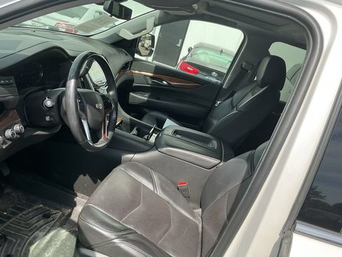 Used 2020 Cadillac Escalade Luxury AWD/4WD image 5