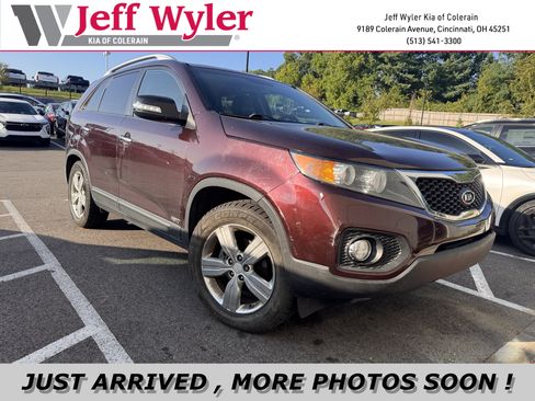 Used 2013 Kia Sorento EX w/ EX V6 Premium Pkg AWD/4WD image 1
