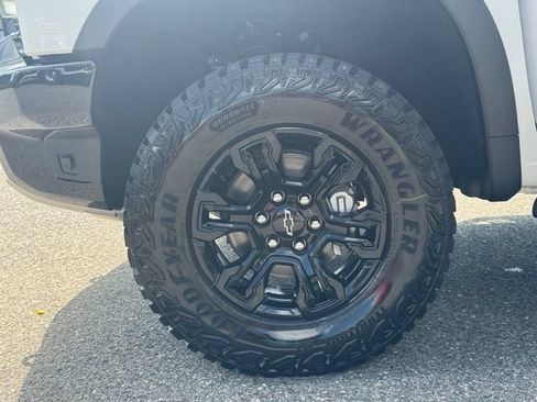New 2026 Chevrolet Silverado 1500 ZR2 w/ LPO, Dark Essentials Package AWD/4WD image 11