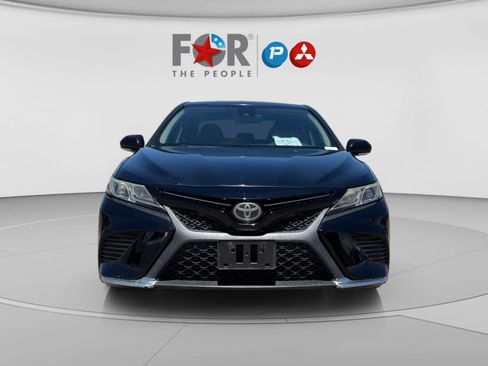 Used 2018 Toyota Camry SE w/ Convenience Package FWD image 8