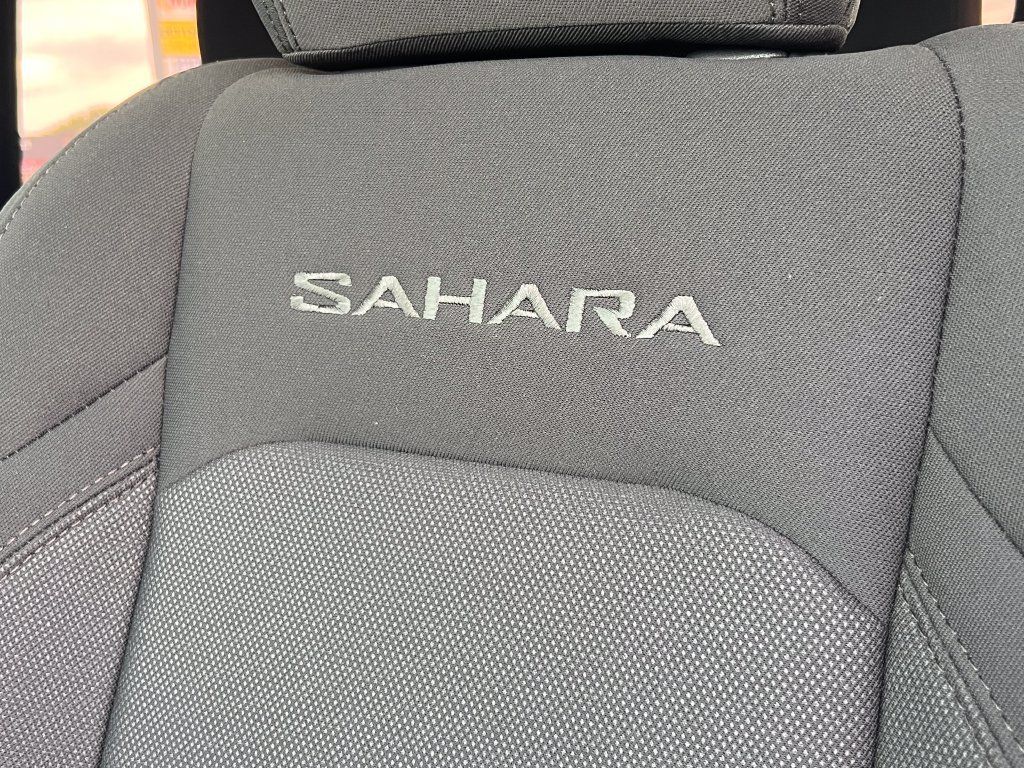 Used 2023 Jeep Wrangler Unlimited Sahara AWD/4WD image 13