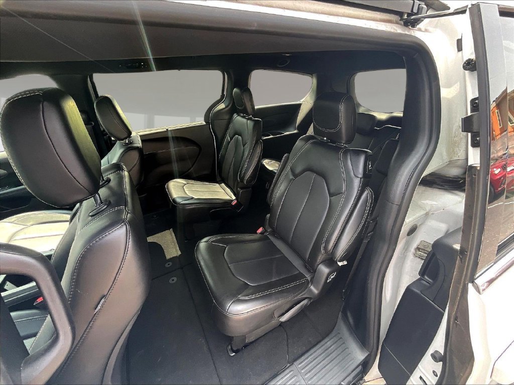 Used 2025 Chrysler Pacifica Select FWD image 22