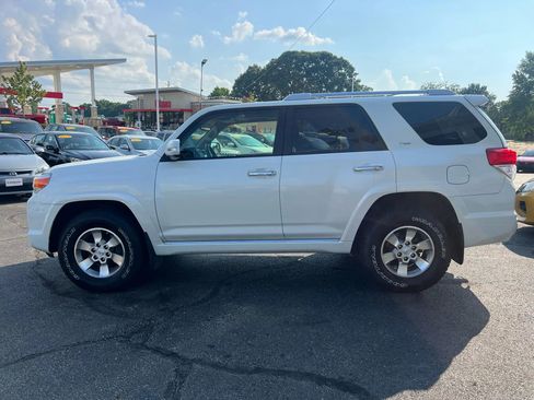 Used 2013 Toyota 4Runner SR5 image 2