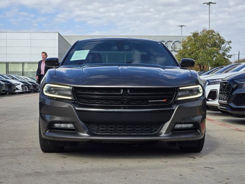 Used 2020 Dodge Charger SXT w/ Blacktop Package image 3